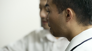 ICT（情報通信技術）を使って、ネットワークの構築や運⽤をサポートしています。